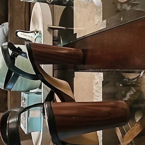 Heels - Picture 4 of 7